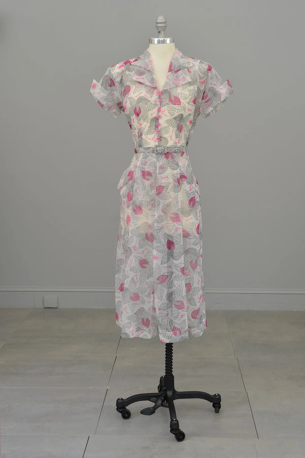 1940s Hot Pink Retro Novelty Print Dress w Pockets   Double Collar