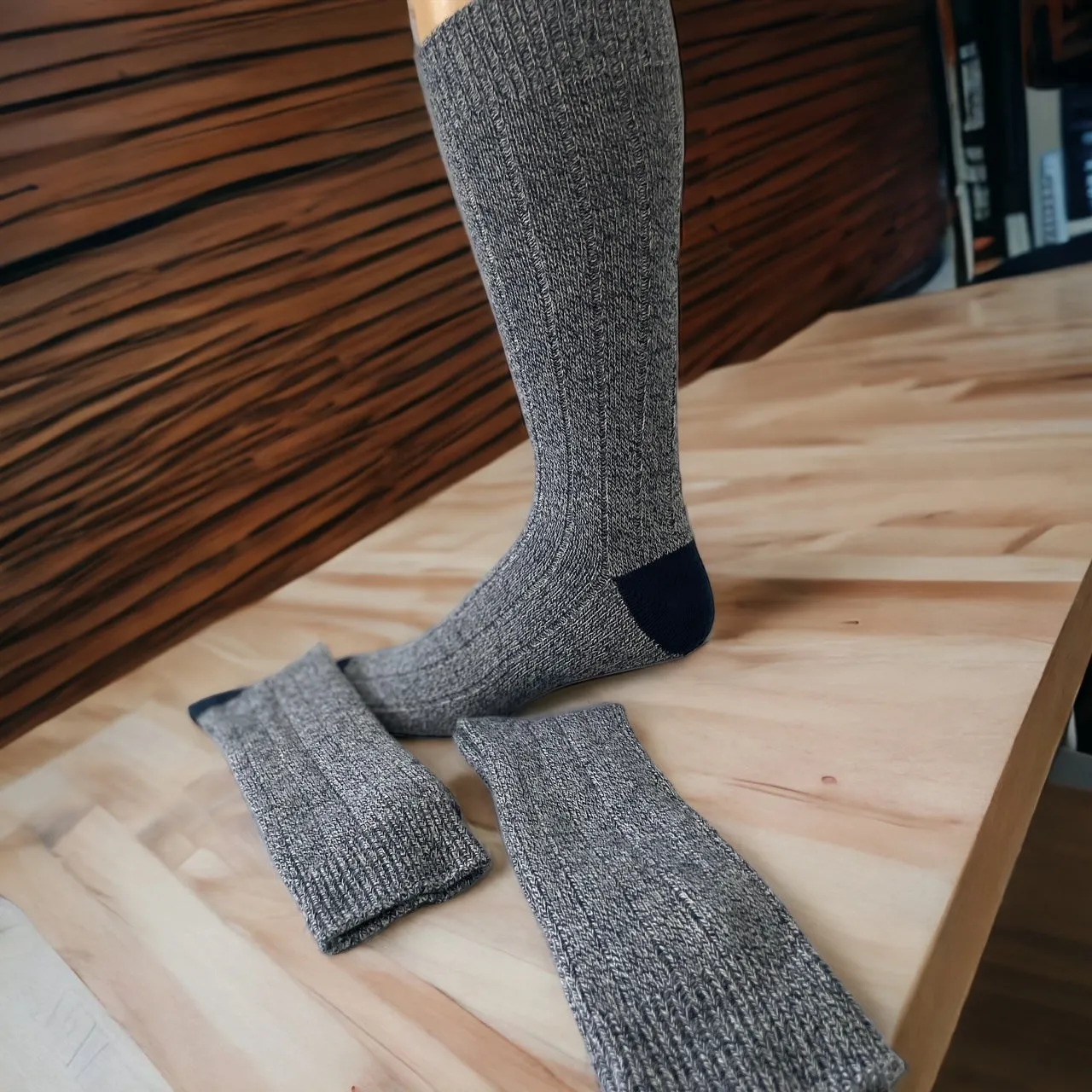 Big and Tall Men's Crew Socks Midweight Cotton Blend in Fashionable Heather Colors