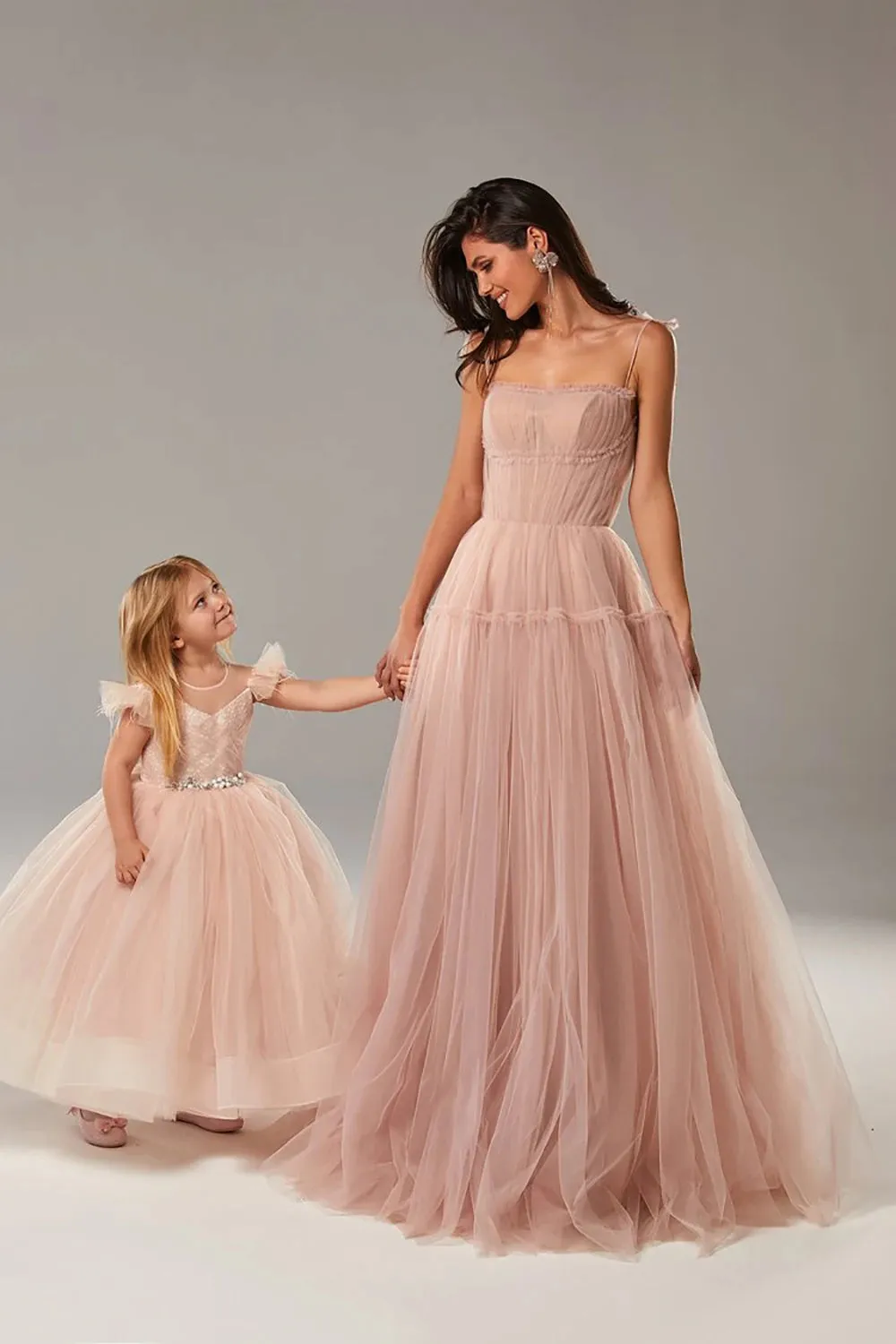 Blush Pink/Blue Long Prom Dresses Spaghetti Straps Tiered Skirt A-Line Party Dresses Pleated Tulle Formal Gowns