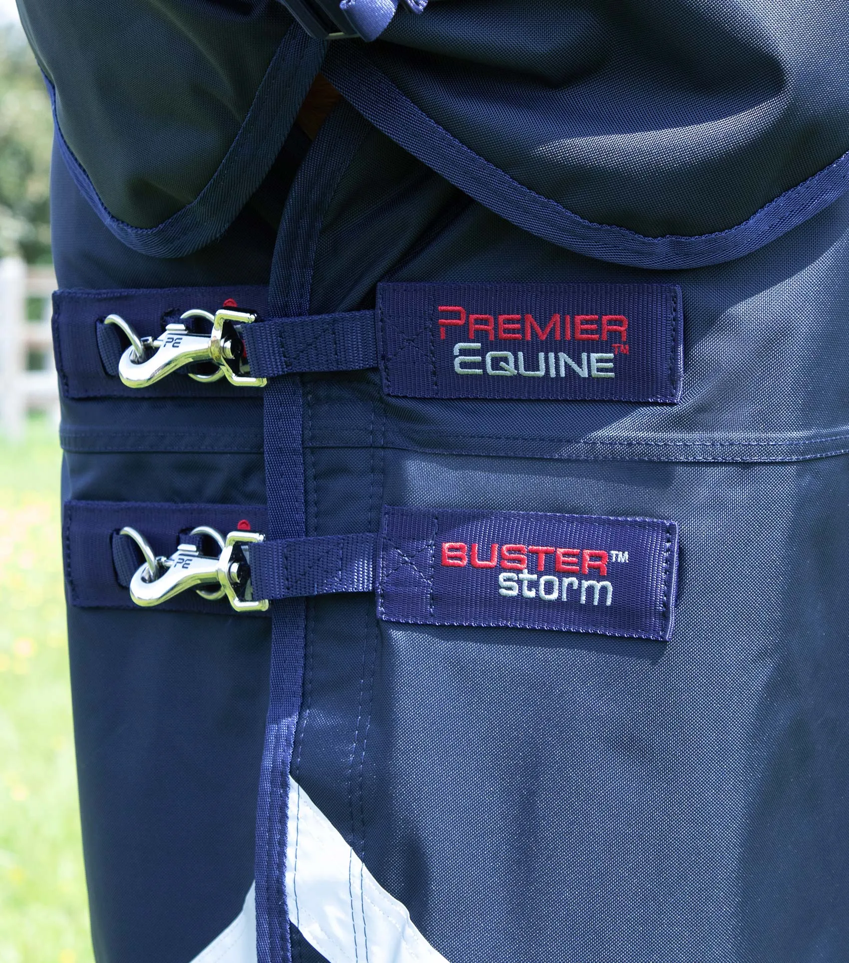 Buster Storm 90g Combo Turnout Rug with Classic Neck Navy