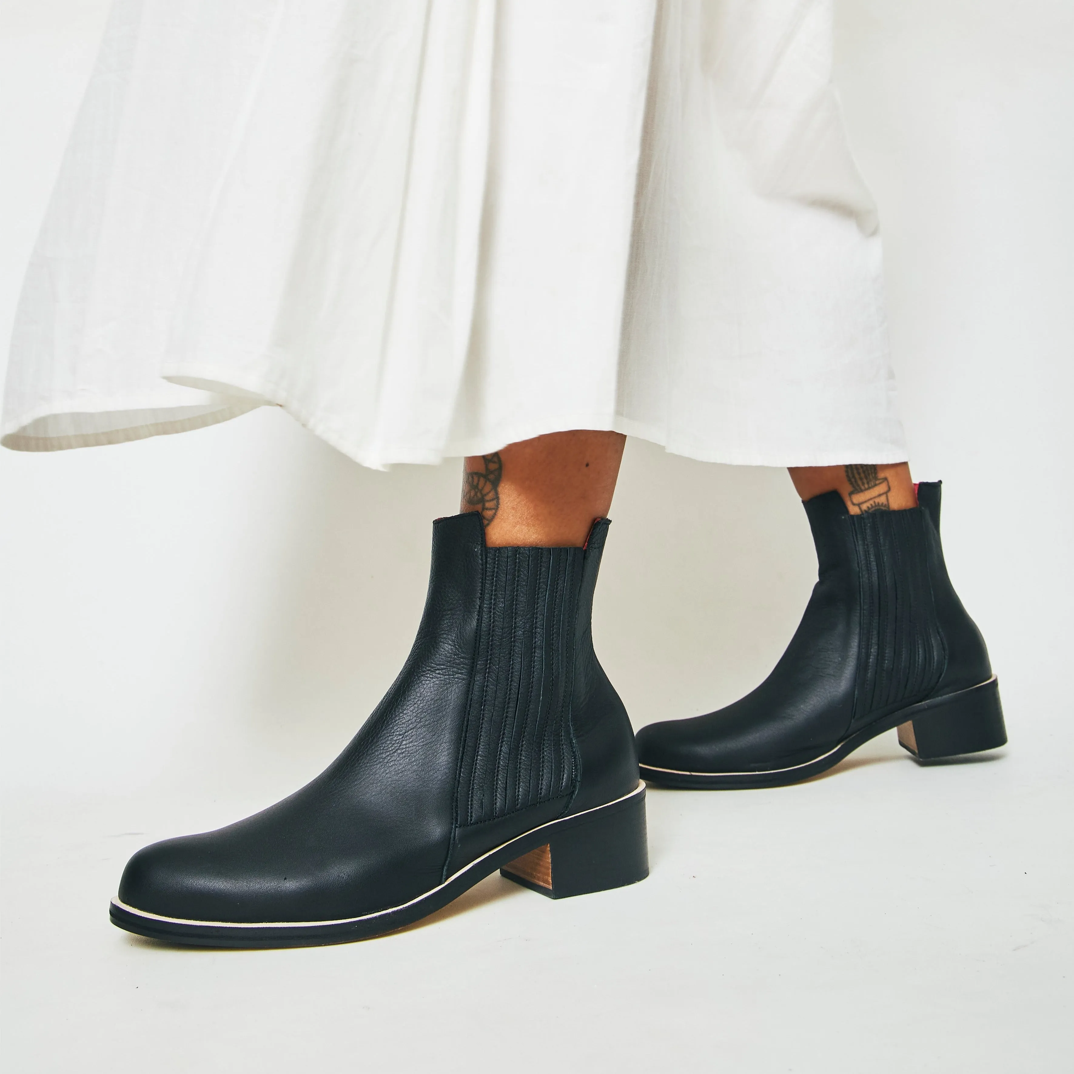 Nina Black Chelsea Boots