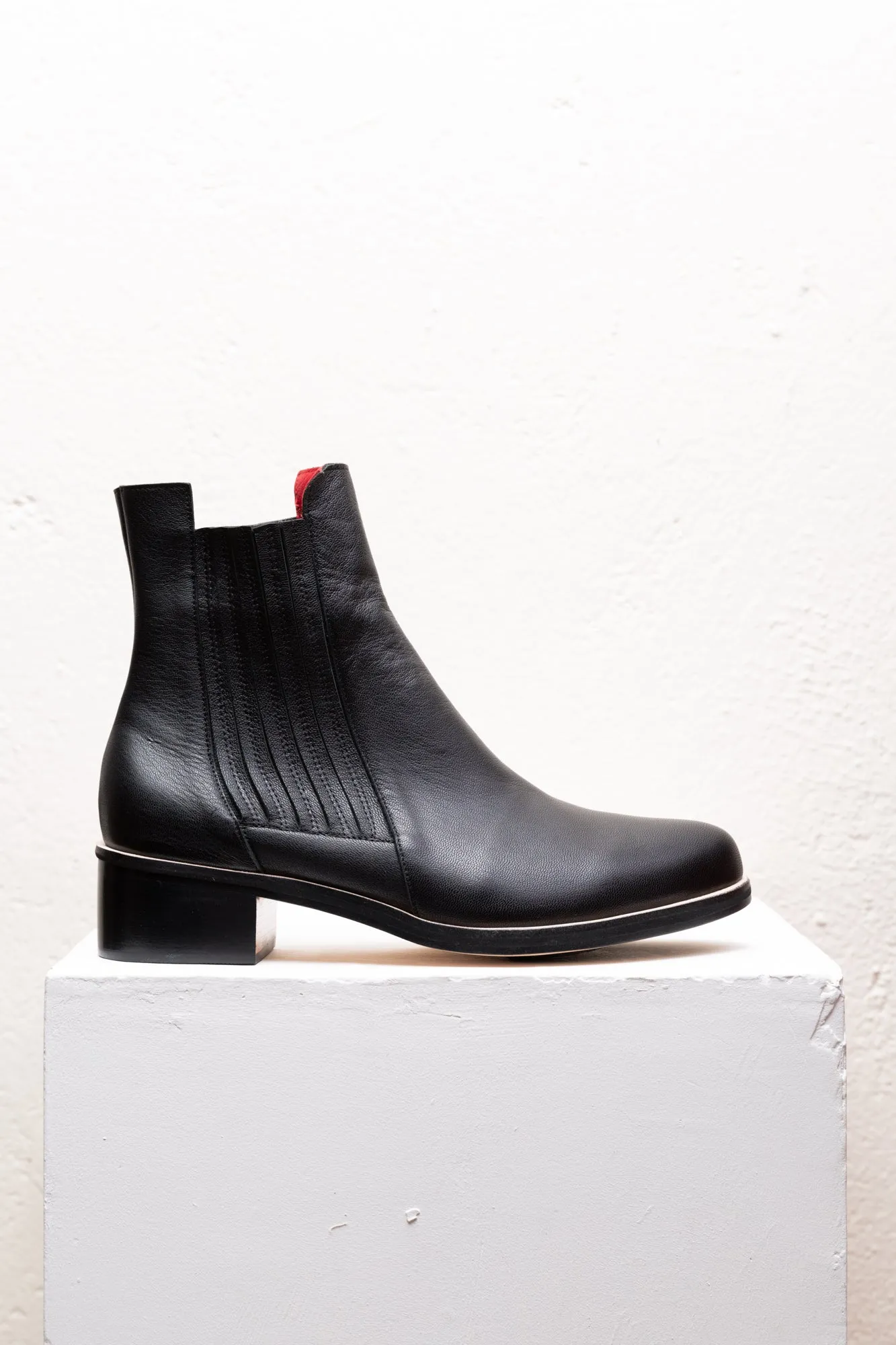 Nina Black Chelsea Boots