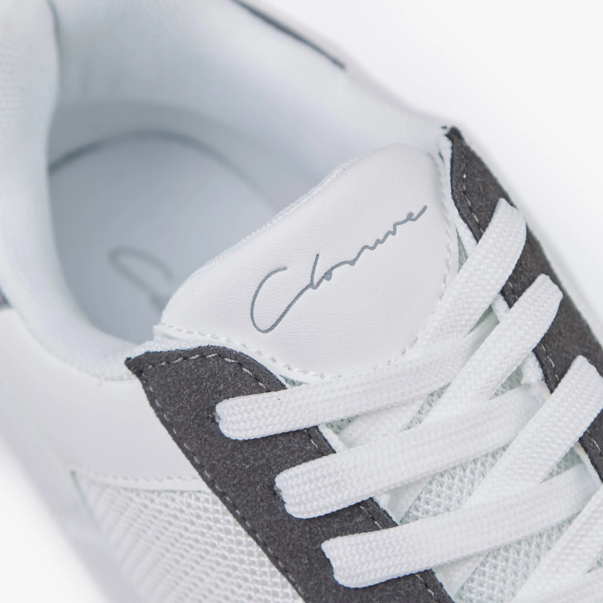 Premium Mesh Runner | White/Dark Grey